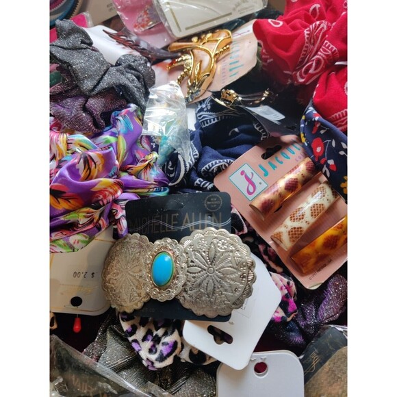 20 PC LOT Fashion Hair Accessories Salvage Shelf Pulls Assorted Styles and Brand - Picture 4 of 9